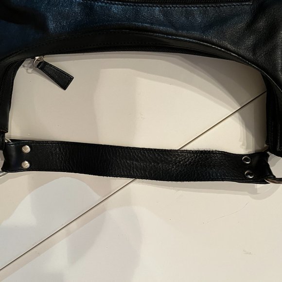 Ashneil black Bag‎ (Very Gently-Used) - Picture 7 of 16